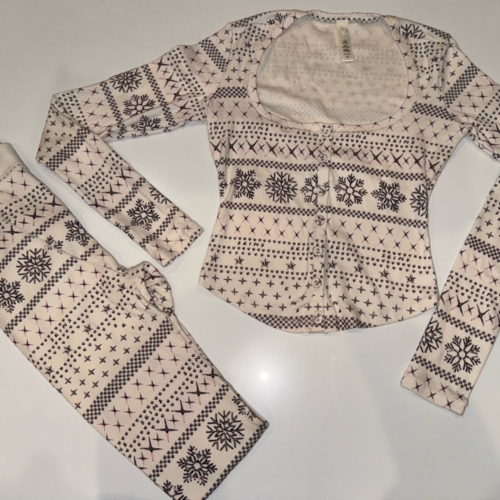SKIMS Cream and Black Patterned Pajama Set
